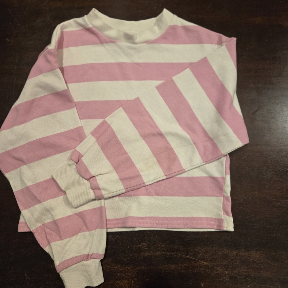 ✨️ Kids H&M Pink and White Striped Top (8)